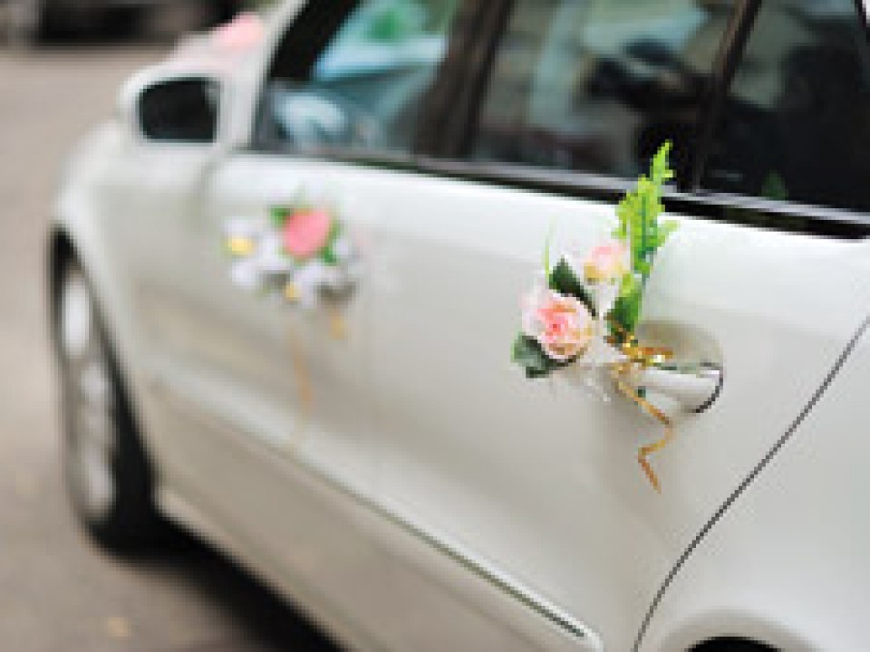 How To Decorate A Wedding Car Chauffeur Driven Bus